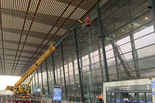 漳州玻璃幕墙维护和保养